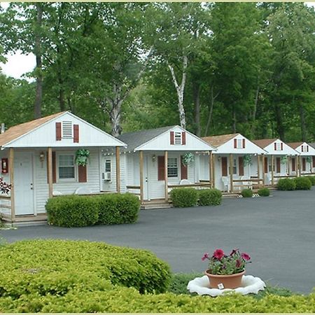 Seven Dwarfs Cabins - White Cabin Lake George Dış mekan fotoğraf